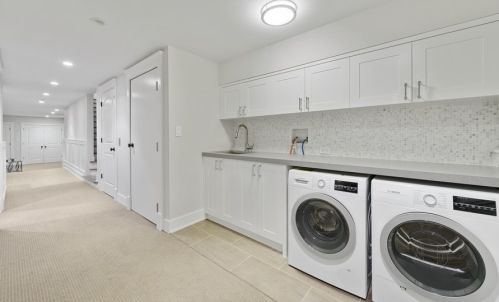 61 Elm St, Chicago IL 60610-2434 exterior