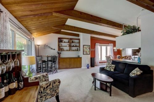 6621 Wisconsin Ave, Milwaukee WI 53213-3914 exterior