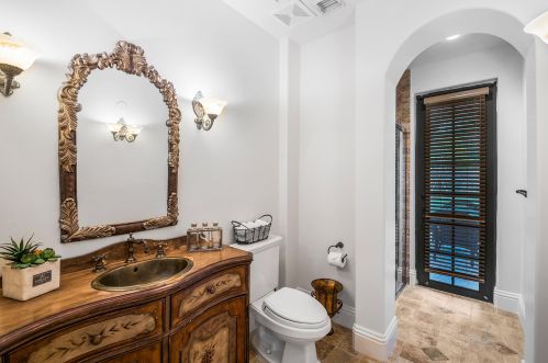 8060 Twin Lk Dr, Boca Raton FL 33496-1945 exterior