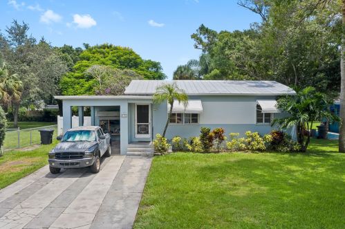 810 Texas Ct, Fort Pierce, FL 34950-9260