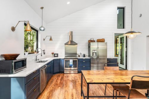 811 Mellwood Ave, Duluth MN 55804-1718 exterior