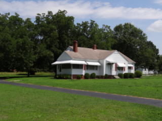 930 Brooklyn Ave, Parks Crossroads, NC 27316