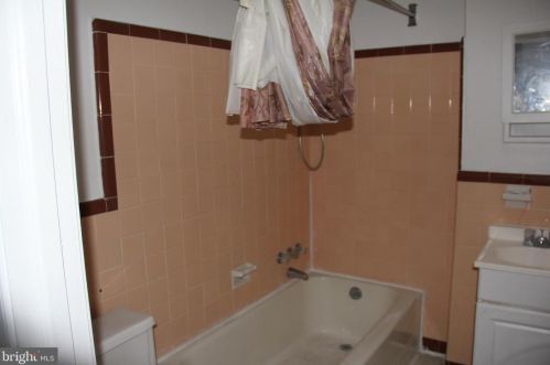 7115 Castor Ave, Philadelphia PA 19134-1502 exterior