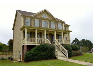 8820 Forest Path Dr, Gainesville, GA 30506-7948