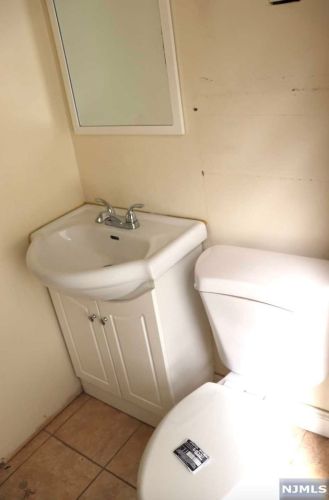 481 Rosa Parks Blvd, Paterson NJ 07501-3105 exterior