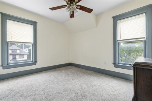 1525 82, Milwaukee WI 53222-2935 exterior