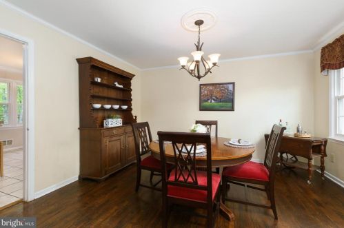 11 Kean Ct, Princeton NJ 08540-9511 exterior