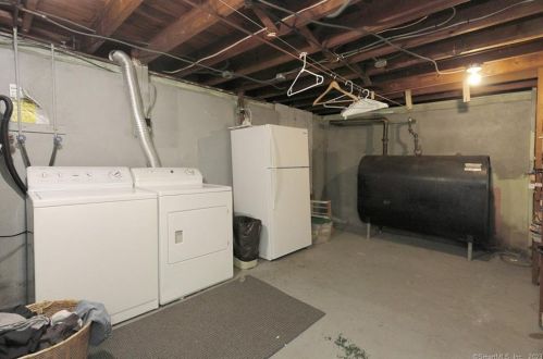 366 Anderson Ave, Milford CT 06460-3770 exterior