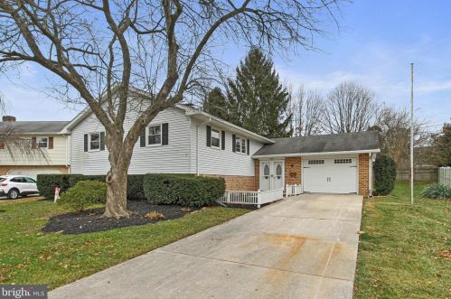 425 Clearview Rd, Hanover, PA 17331-1315