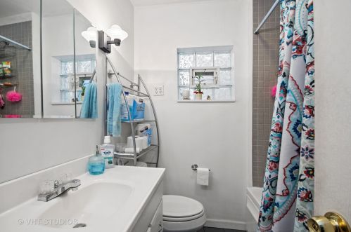 2525 Haddon Ave, Chicago IL exterior