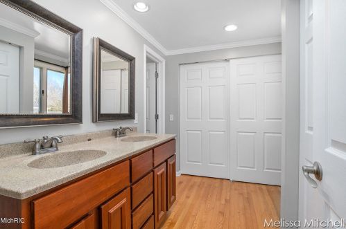 2716 Hampshire Blvd, Grand Rapids MI 49506-4774 exterior