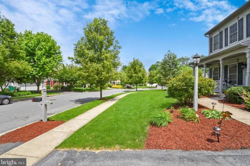 2471 Raleigh Rd, Hummelstown PA 17036-7078 exterior