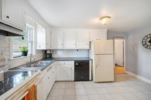 268 Morin St, Woonsocket RI  02895-2333 exterior