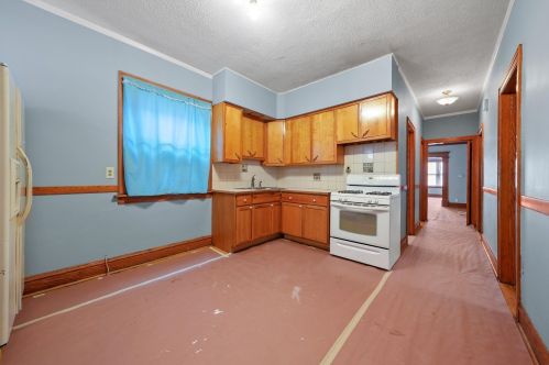 5257 Bishop St, Chicago IL 60827-5705 exterior