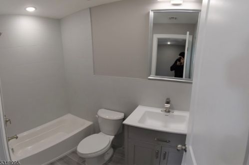 225 9 St, Newark NJ 07107-1907 exterior