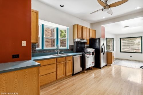 2436 Sawyer Ave, Chicago IL 60647-2517 exterior