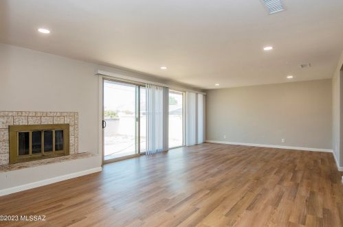 6159 Seneca St, Tucson AZ  85712-3010 exterior