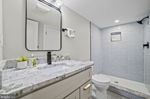 1505 Crestwood Dr, Alexandria VA  22302-2303 exterior