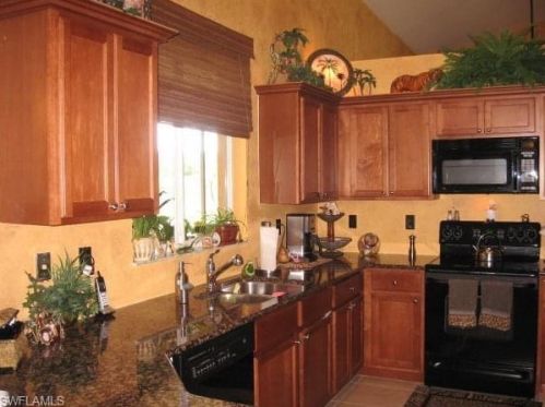 18463 Royal Hammock Blvd, Naples FL 34114-8931 exterior