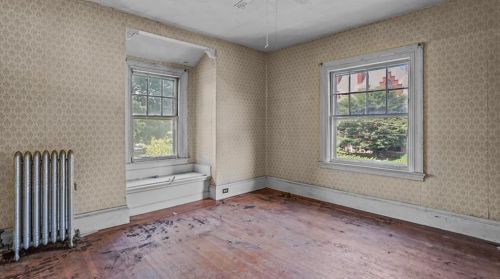 166 Adelaide Ave, Providence RI 02907-1833 exterior