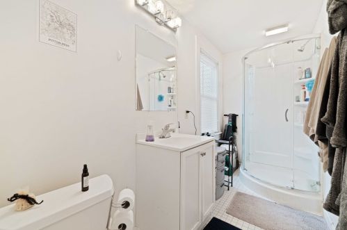 1815 Fox Way, Pittsburgh PA  15203-1731 exterior