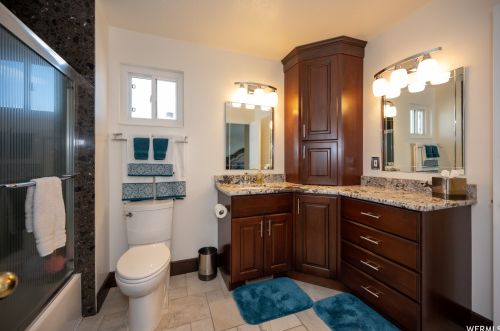 6948 Firefox Cir, Taylorsville UT 84081-5376 exterior