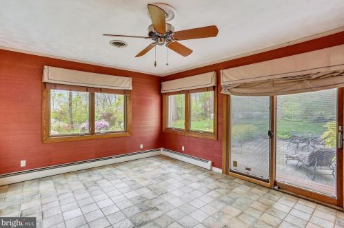 12908 Circle Dr, Rockville MD 20850-3717 exterior