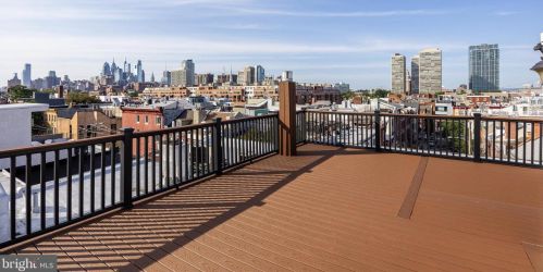 124 Bainbridge St, Philadelphia PA 19147-1866 exterior