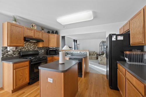 1015 Northside Dr, Joliet IL 60404-9516 exterior