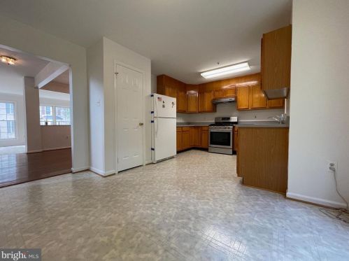 12033 Saw Ml Ct, Silver Spring MD 20902-1881 exterior