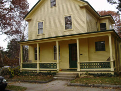 58 Bowen St, Newton, MA 02459-1820