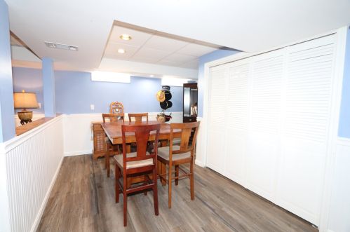 11 Hubbard Rd, Dover NH 03820-4272 exterior