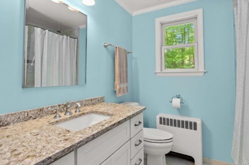 1 Elizabeth Pl, Armonk NY 10504-1428 exterior