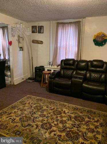 101 6 St, Darby PA 19023-2305 exterior