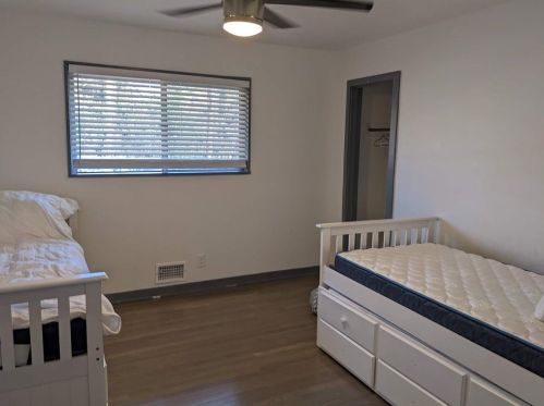 1283 Carolyn Dr, Atlanta GA 30329-3547 exterior