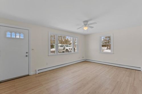 10 Reardon Dr, Middletown RI 02842-5231 exterior