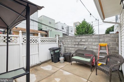 326 Jackson St, Philadelphia PA 19145-3617 exterior