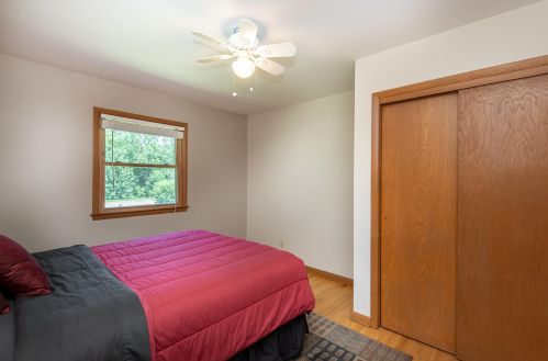 10021 Grantosa Dr, Milwaukee WI 53222-1325 exterior