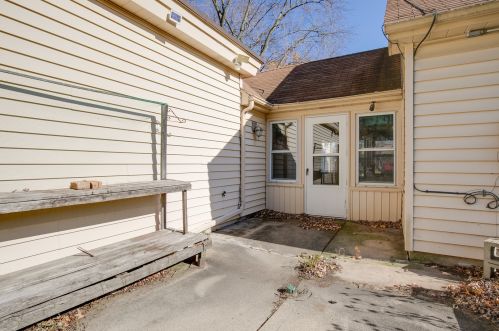 38034 North Shore Ave, Waukegan IL 60087-1647 exterior