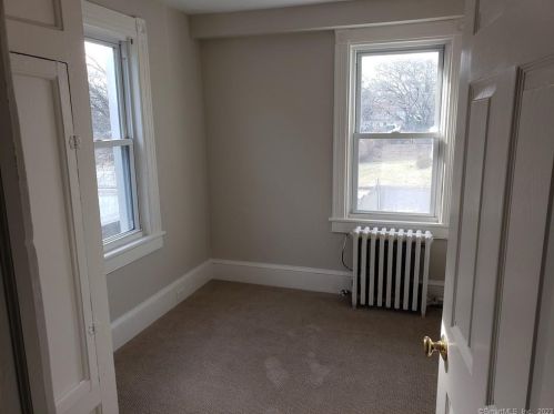 90 Taylor Ave, Norwalk CT 06854-1407 exterior