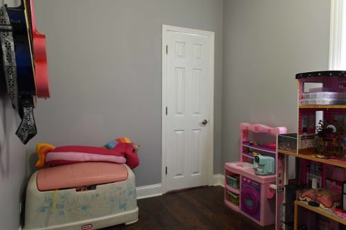 304 107th St, Chicago IL 60655-1709 exterior