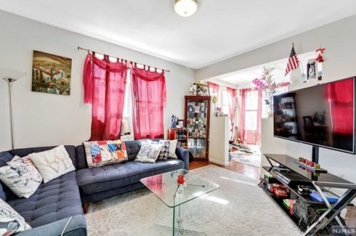 361 Jersey Ave, Fairview NJ 07022-1204 exterior