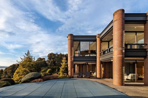 110 Congdon St, Providence RI  02906-1413 exterior