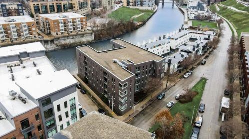 2050 Commerce St, Milwaukee WI  53212-3424 exterior