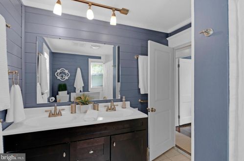 215 Marne Ave, Tavistock NJ 08033-1444 exterior