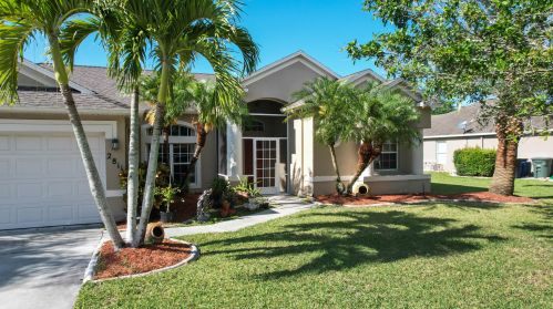 2811 Serenity Cir, Fort Pierce FL 34981-5054 exterior