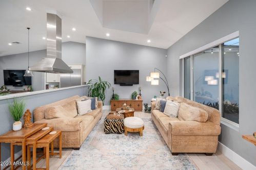 3302 51st St, Phoenix AZ  85018-6612 exterior