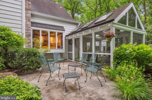 34 Long Dr, Trenton NJ 08648-2714 exterior