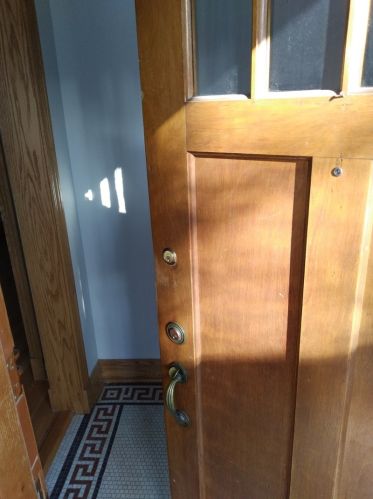 5731 Rockwell St, Chicago IL 60659-4915 exterior