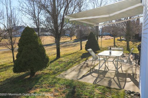 11 Arcadia Dr, Lakehurst NJ 08759-6161 exterior